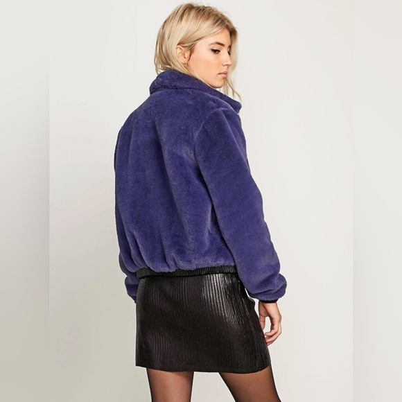 Volcom Fuzzy Fresh Faux Fur Bomber Style Jacket Size Small (4/6) Super Soft! - Picture 2 of 16
